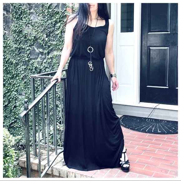 ShopEvelynne Dresses & Skirts - Black Fabulous long sleeveless maxi dress